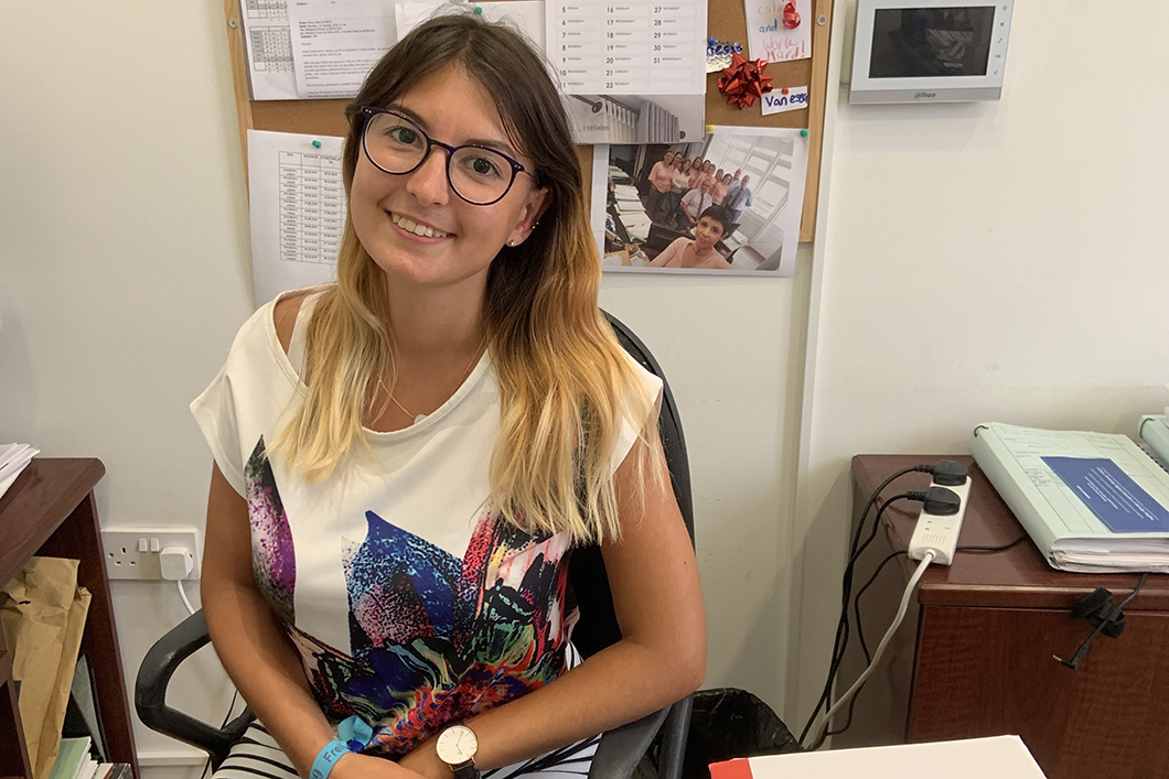 Patricia Hübscher im Sekretariat des Staatssekretärs des Familienministeriums auf Malta  Patricia Hübscher im Sekretariat des Staatssekretärs des Familienministeriums auf Malta