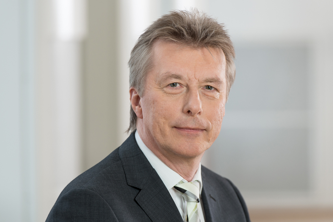 Prof. Dr. Thomas Schendler leitet an der BAM die Abteilung Chemische Sicherheitstechnik Prof. Dr. Thomas Schendler leitet an der BAM die Abteilung Chemische Sicherheitstechnik