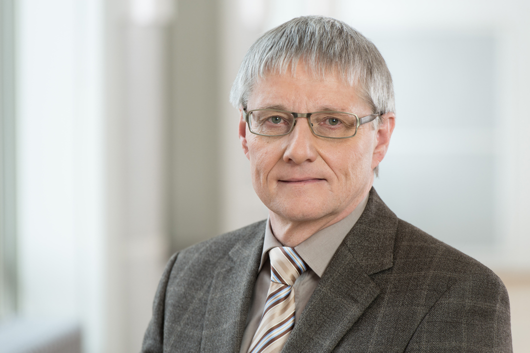 Dr.-Ing. Werner Daum, Leiter Abteilung Zerstörungsfreie Prüfung und Fachbereich Sensorik, mess- und prüftechnische Verfahren der Bundesanstalt für Materialforschung und -prüfung (BAM) Dr.-Ing. Werner Daum, Leiter Abteilung Zerstörungsfreie Prüfung und Fachbereich Sensorik, mess- und prüftechnische Verfahren der Bundesanstalt für Materialforschung und -prüfung (BAM)
