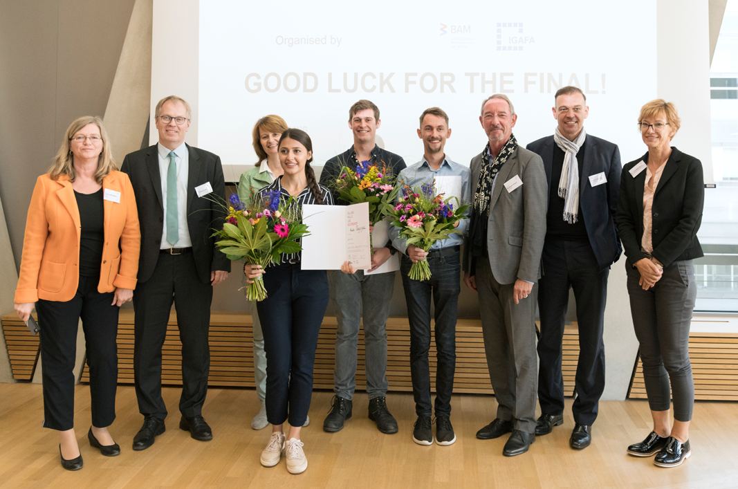 Gruppenbild: Jury mit Preisträgern Gruppenbild: Jury mit Preisträgern