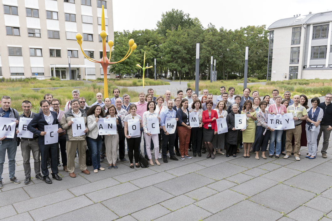 Gruppenbild der Konferenzteilnehmerinnen und -teilnehmer Gruppenbild der Konferenzteilnehmerinnen und -teilnehmer