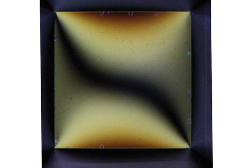 Bild einer Siliciumnitrid-Membran mit Druckbelastung Bild einer Siliciumnitrid-Membran mit Druckbelastung