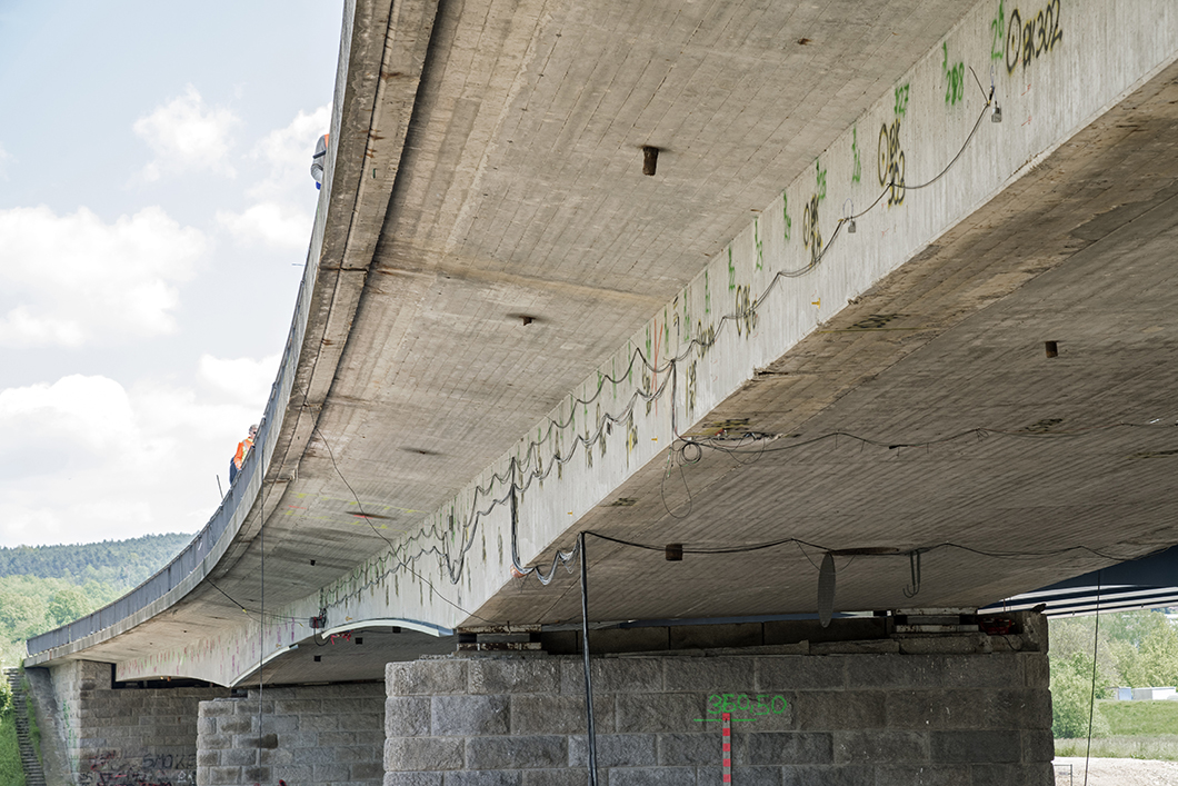 Die beurteilte Spannbetonbrücke aus den 1960er Jahren Die beurteilte Spannbetonbrücke aus den 1960er Jahren