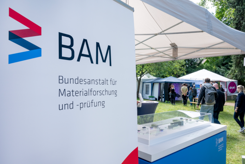 Die BAM stellt auf dem Innovationstag Mittelstand neue Monitoringmethoden für Brückensicherheit sowie ihre Forschung zur Spannugnsrisskorrosion vor. Die BAM stellt auf dem Innovationstag Mittelstand neue Monitoringmethoden für Brückensicherheit sowie ihre Forschung zur Spannugnsrisskorrosion vor.