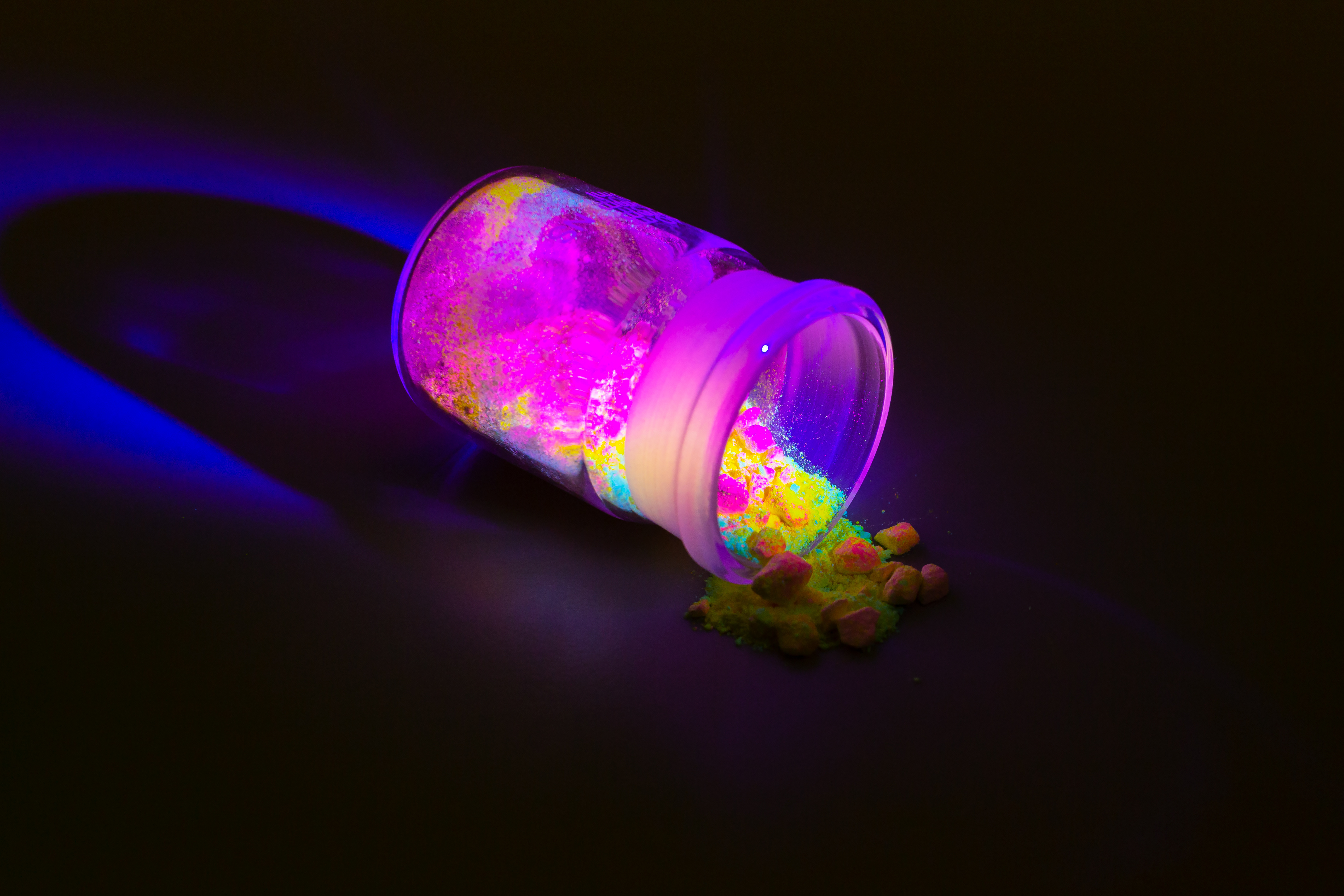 Fluoreszente chemische Stoffe Fluoreszente chemische Stoffe