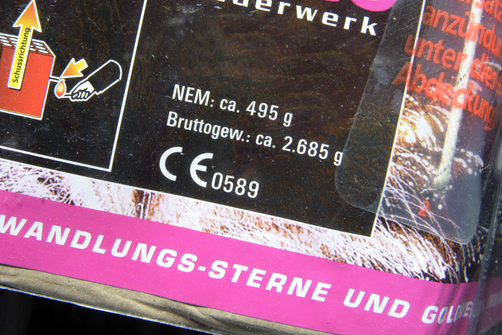 Bruttogewicht und Nettoexplosivstoffmasse eines Feuerwerkskörpers Bruttogewicht und Nettoexplosivstoffmasse eines Feuerwerkskörpers