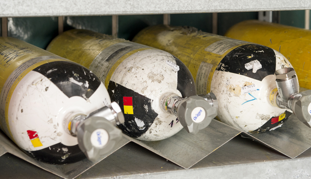 Atemluftflaschen der Feuerwehr Atemluftflaschen der Feuerwehr