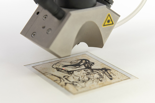 Rembrandt-Zeichnung unter dem Röntgenfluoreszenzspektrometer Rembrandt-Zeichnung unter dem Röntgenfluoreszenzspektrometer