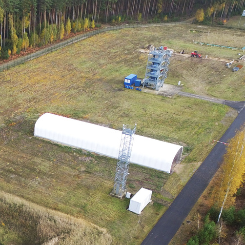 Im Projekt „Sicherheit von Verkehrsinfrastrukturen“ (SiVi) werden auf dem Testgelände Technische Sicherheit (TES) in Horstwalde Unfallszenarien mit LNG in modellhaften Tunneln untersucht.