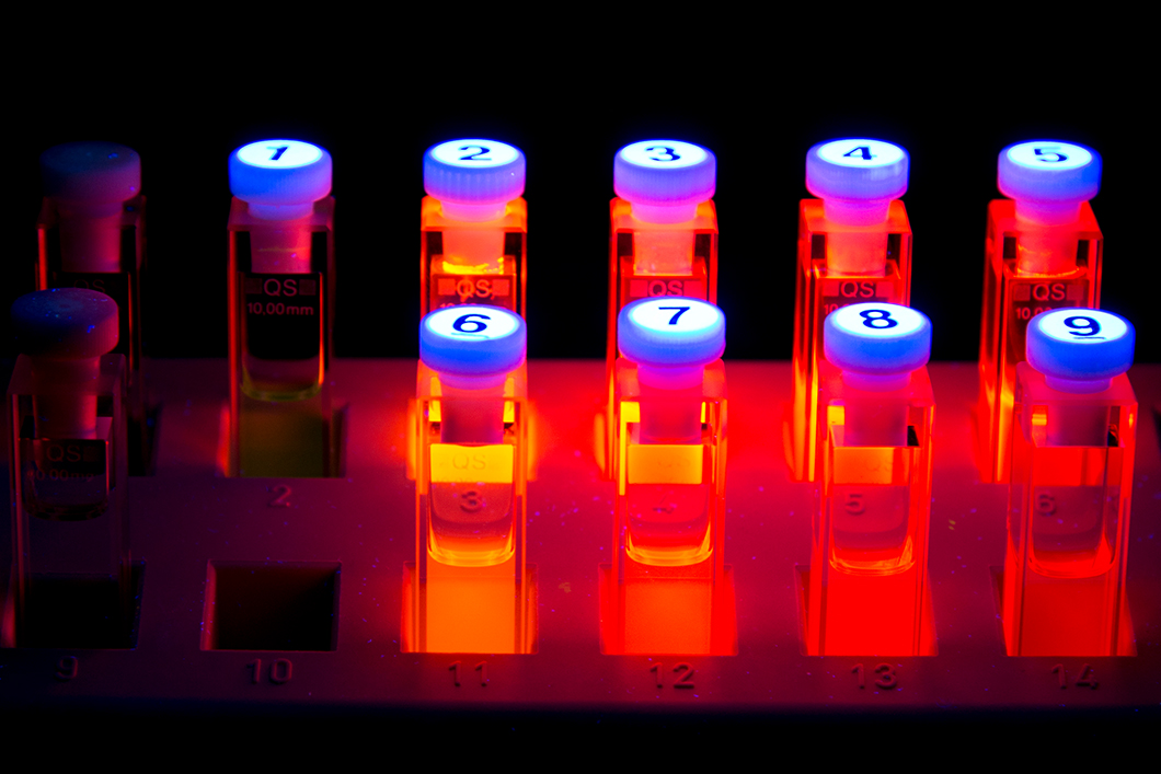Fluoreszierendes Referenzmaterial Fluoreszierendes Referenzmaterial