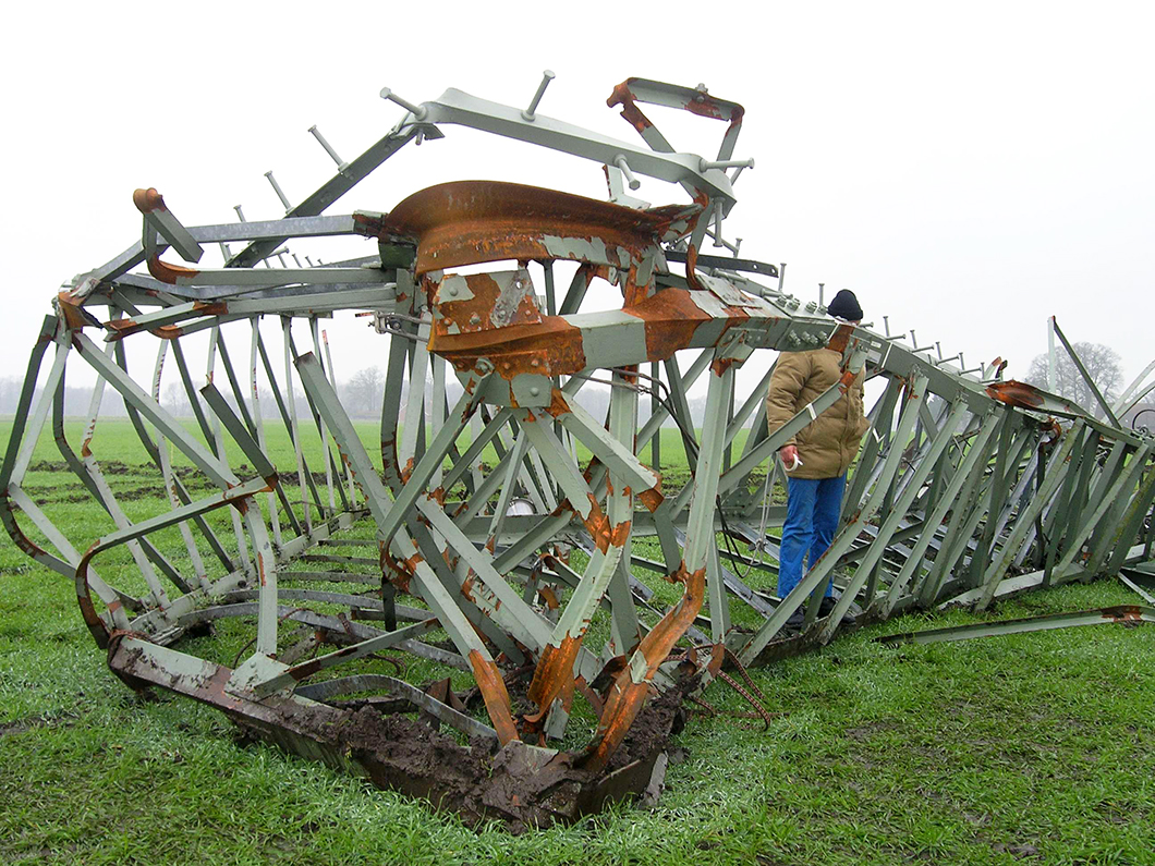 Umgebrochener Strommast, Münsterland 2005 Umgebrochener Strommast, Münsterland 2005