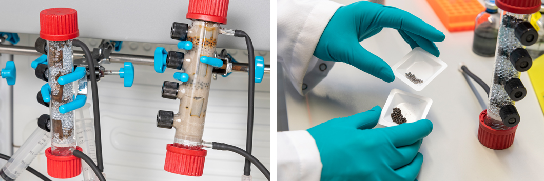 Glassäulen sowie korrodierte und unkorrodierte Stahlkugeln Glassäulen sowie korrodierte und unkorrodierte Stahlkugeln