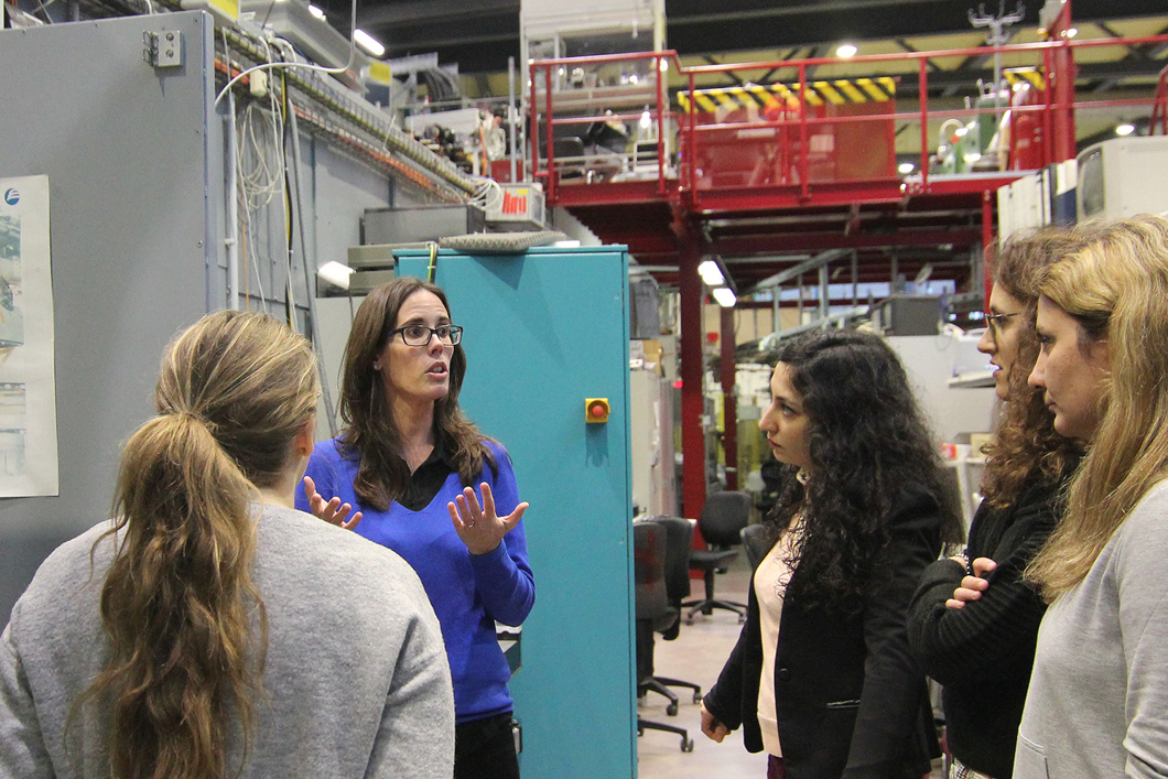 Dr Ana Guilherme Buzanich gives young women scientists a look into her research