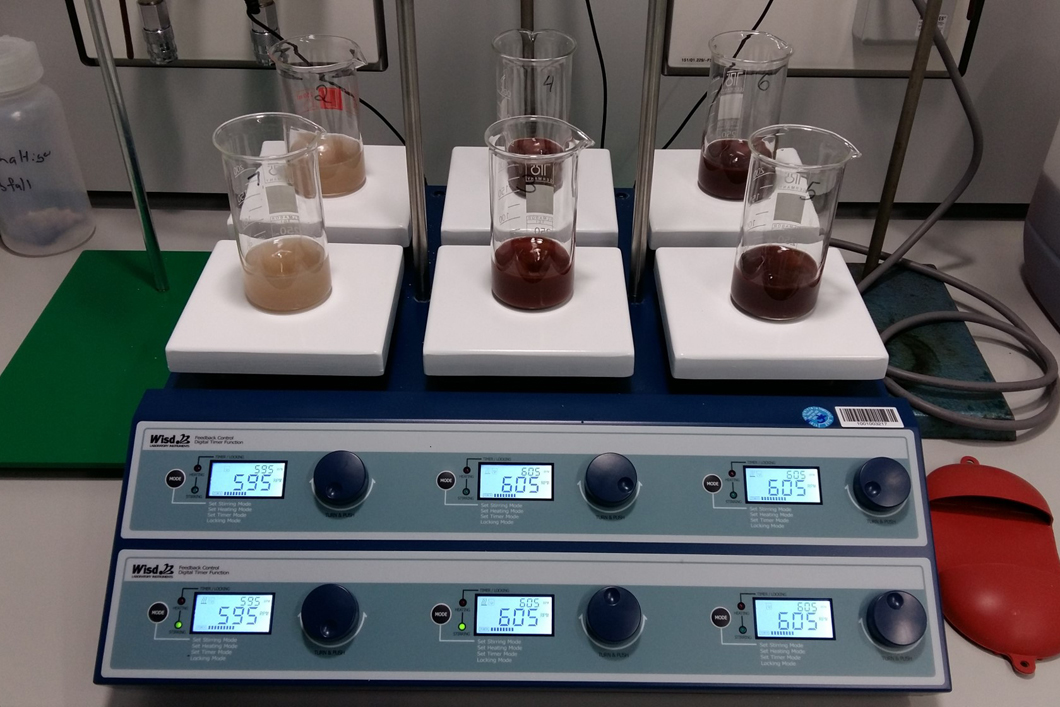 Experimental setup for the selective extraction of Chromium(VI)-compounds from secondary fertilizer materials