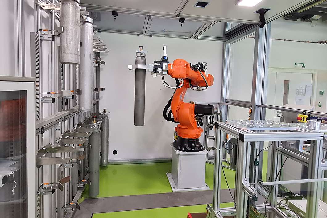 Laboratory with facility for high-precision calibration gases Laboratory with facility for high-precision calibration gases