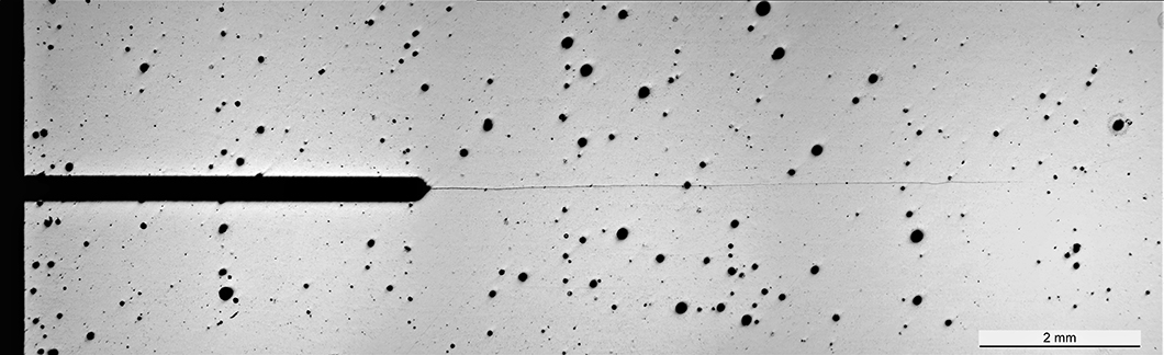 Crack growth in a notched specimen (SENB) made of L-PBF AlSi10Mg. Crack growth in a notched specimen (SENB) made of L-PBF AlSi10Mg.