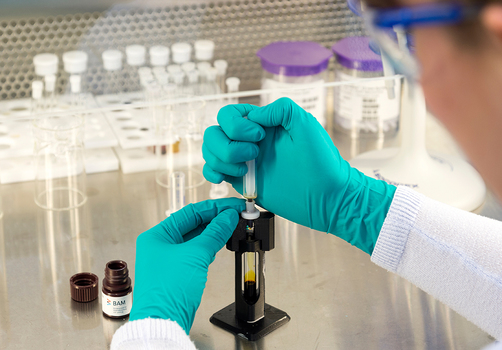 Sample preparation for the measurement with SAXS Sample preparation for the measurement with SAXS