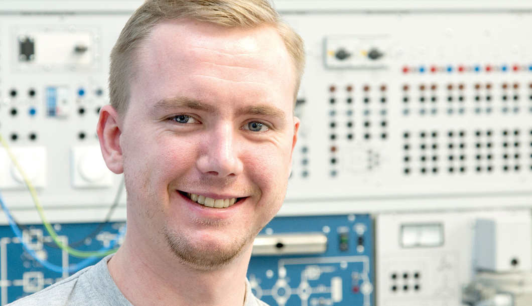 Nico Gutheins, electronics technician trainee, energy and construction engineering subject area at BAM