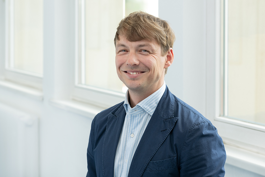 Dr.-Ing. Christoph Völker Dr.-Ing. Christoph Völker