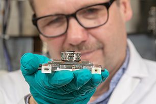Viewing the graphene layers Viewing the graphene layers