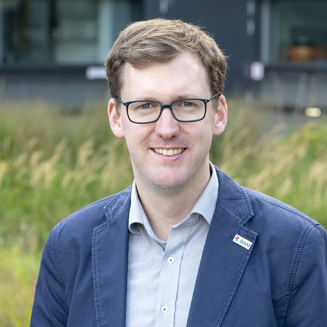 Dr. rer. nat. Björn Meermann Dr. rer. nat. Björn Meermann, Leiter Fachbereich Anorganische Spurenanalytik der Bundesanstalt für Materialforschung und -prüfung (BAM)