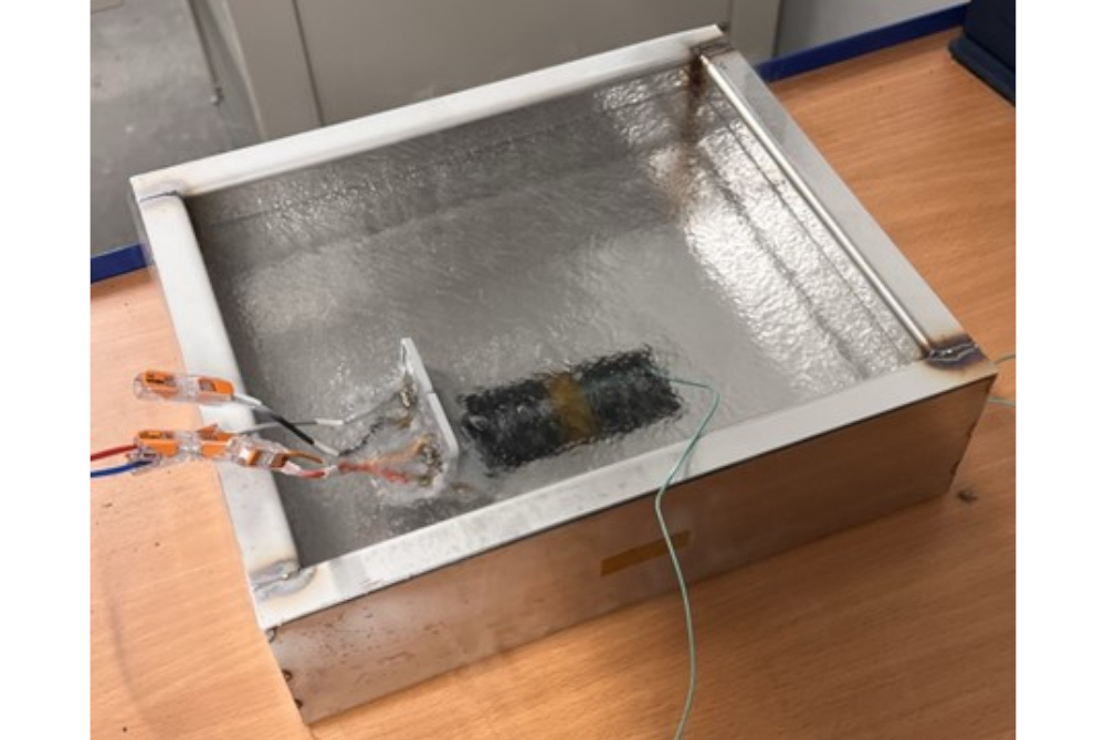 Paper des Monats 11/2024: TF Energie Die getesteten Lithium-Ionen-Zellen wurden in flüssigem Stickstoff (LN2) gelagert. Elektrochemische Untersuchungen vor und nach dem direkten Kontakt mit LN2 zeigten keine direkten Auswirkungen.