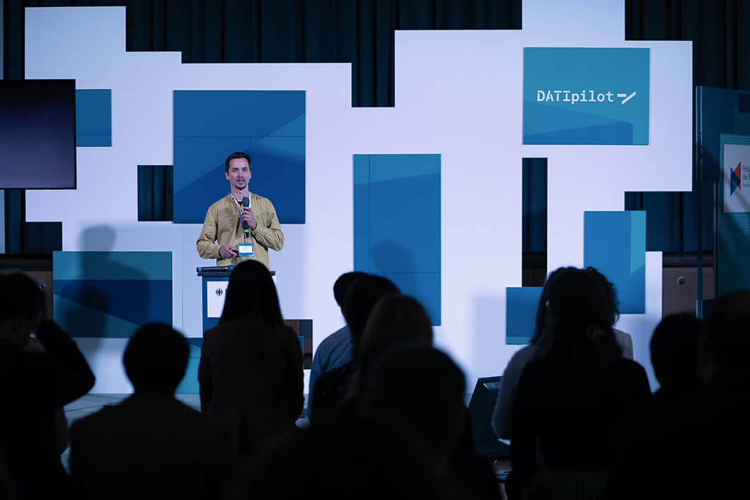 DATIpilot Biosensor Robert Tannenberg (BAM) beim Pitch des Transferprojekts Kapri auf der DATIpilot Roadshow des BMBF.
