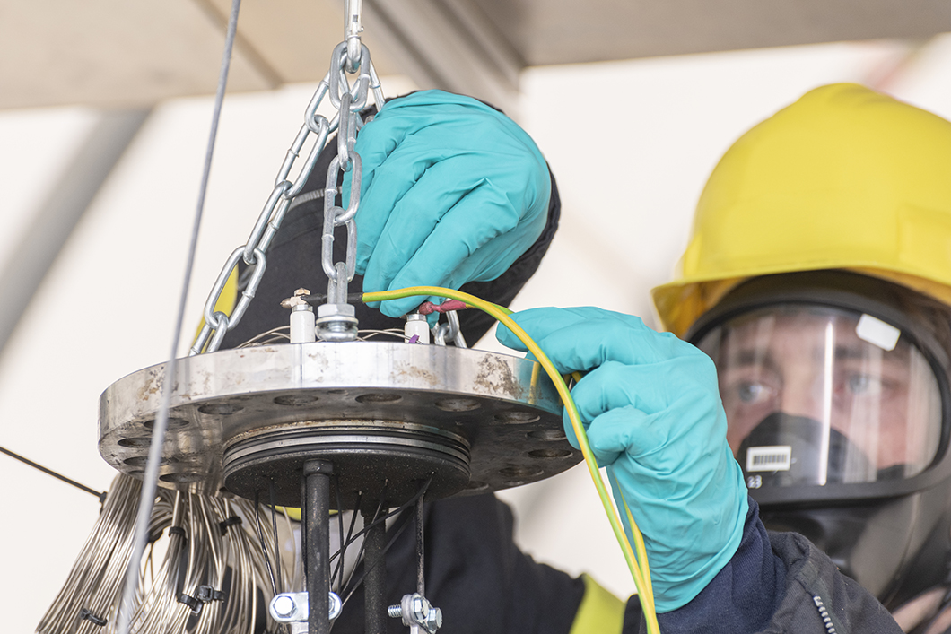 Großversuch Elektrische Energiespeicher Prüfstand auf dem Testgelände Technische Sicherheit der BAM in Brandenburg: Eine Lithium-Ionen-Batterie wird getestet