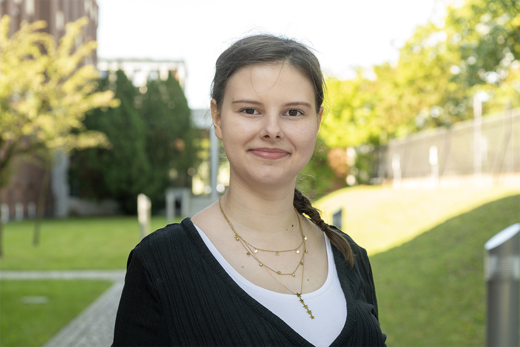 Julia Rogge, Auszubildende Julia Rogge macht an der BAM ihre Ausbildung zur Kauffrau für Büromanagement