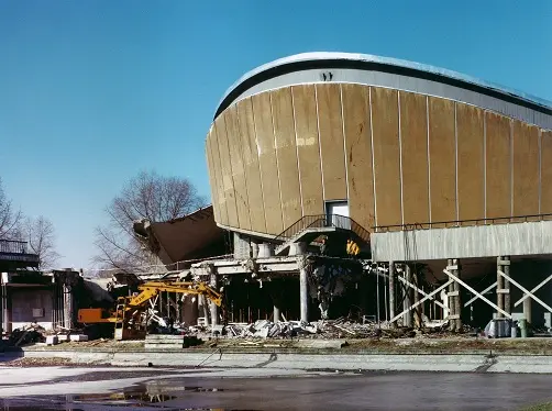 Die Berliner Kongresshalle nach Einsturz des Vordachse Berliner Kongresshalle mit eingestürztem Vordach