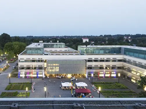 BAM-Forschungsgebäude in Adlershof Modernes Büro- und Forschungsgebäude.